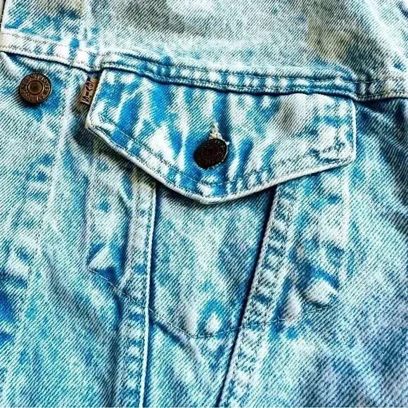 Vintage Levi’s Acid Wash Cropped Denim Jacket
